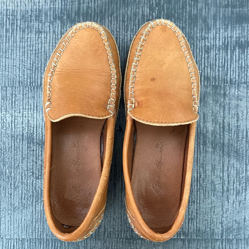 Women’s Eddie Bauer loafers. Pre-owned, but like new
